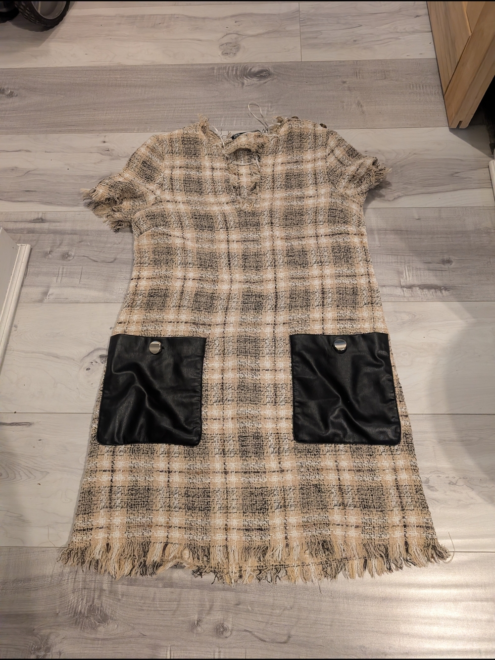 Zara Black & Cream Tweed Mini Dress with Contrast Pockets - Picture 6 of 6